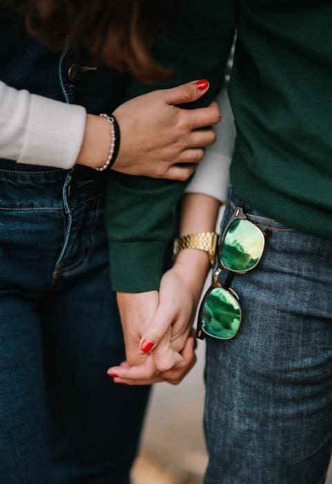 夫の不倫を義母がかばうのはどうして？上手な付き合い方とは