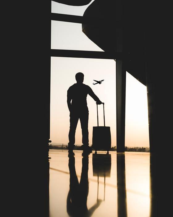 別れた元カノを旅行に誘う５つの男性心理