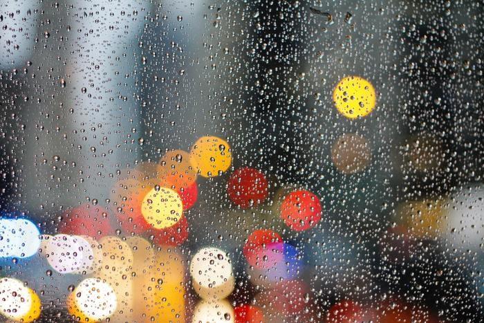 台風を家の中で過ごす夢