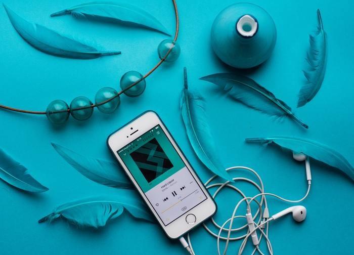 自分の気分がポジティブになる曲を聞く！