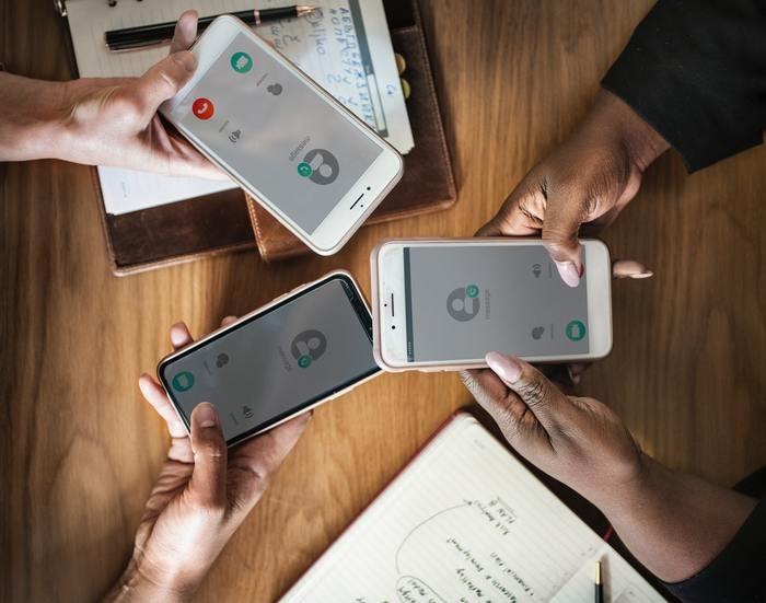 《夢占い》夢の中にスマホが出てきた時のメッセージを解読！