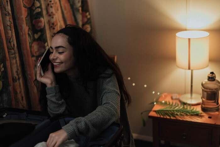 付き合う前の電話はアリ？彼と電話したい時の自然なアプローチ法＆電話でできる最強テクニックを紹介