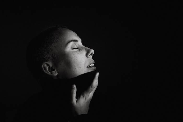 丸いあごをしている人は、人相占いではどういう性格？