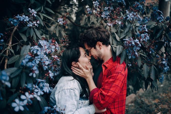 軽く触れるソフトなキス