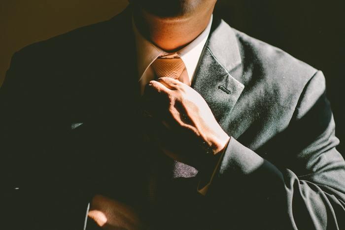 男性が独身かどうか知りたいのに！なぜ既婚者であることを隠すの？その心理