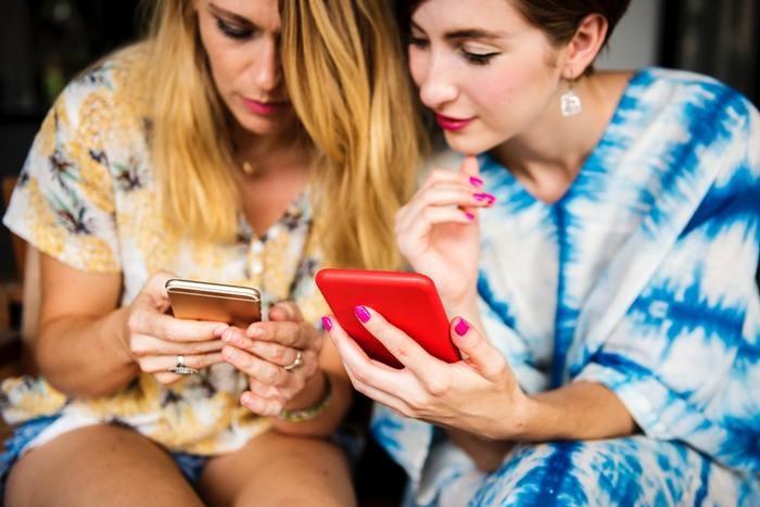 一人でいると寂しいけど彼にラインしてもいいの？男性の本音と寂しさを伝えるポイント