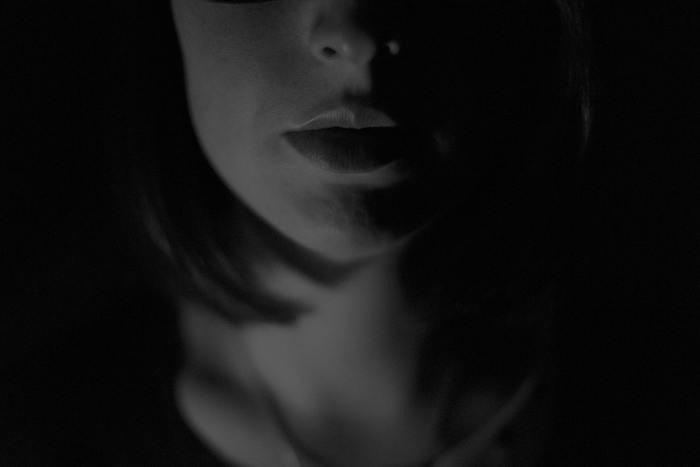 一番わかりやすいのは女性と関わった時にされる反応