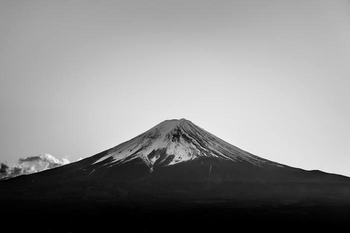 山梨で人気の霊能者は？本物はいる？