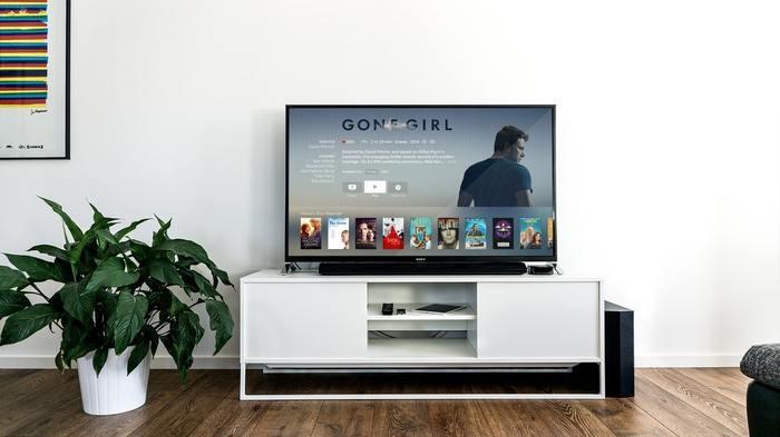 ベッドから起き上がってテレビを見るなど違うことを始める