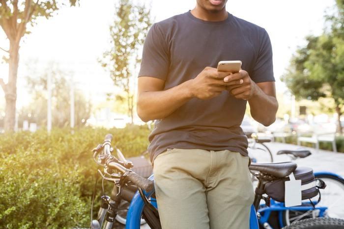 好きな人が未読無視するのは脈なしサイン？男性心理と効果的な対処法