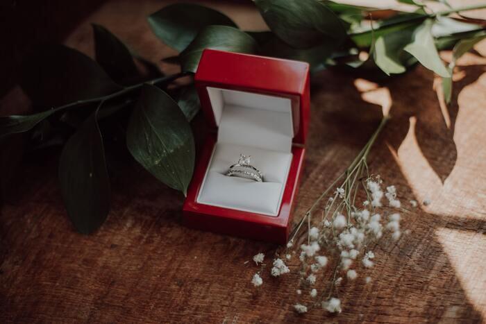 彼にプロポーズされたい！結婚を意識させる行動と手放したくない女性の特徴