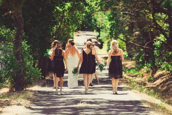 共通の友人・知人の話　知人の結婚など