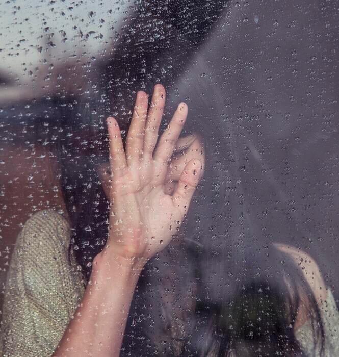 失恋して辛い...涙が止まらない理由は？