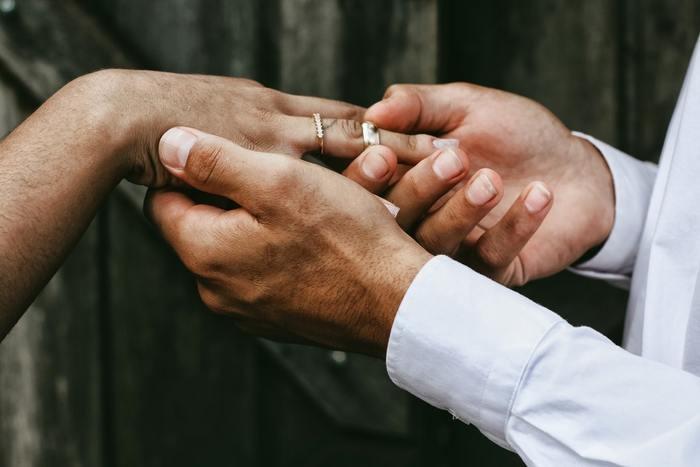 もし狼の女性とこじかの男性が結婚したらどんな二人に？結婚に対する相性