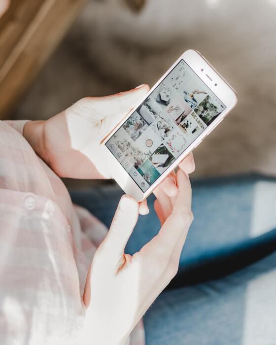 1,SNSでDMが来たり、いいねが来る