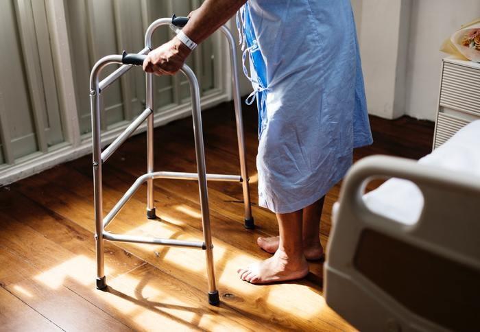 独身で介護をする人は多い？！実家暮らしで介護する実態に迫る！