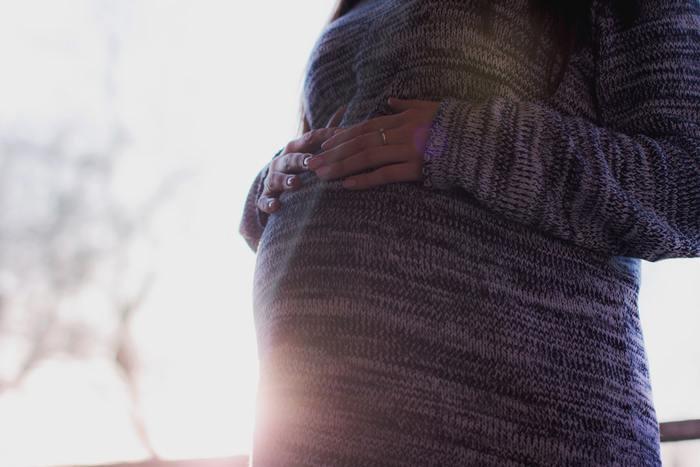 妊娠中！やっぱり仕事を辞めたいけど辞められない…どう対処する？