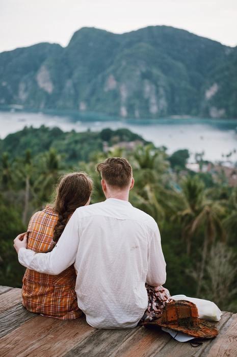 結婚式で浮気をしないように！予防策を立てておこう