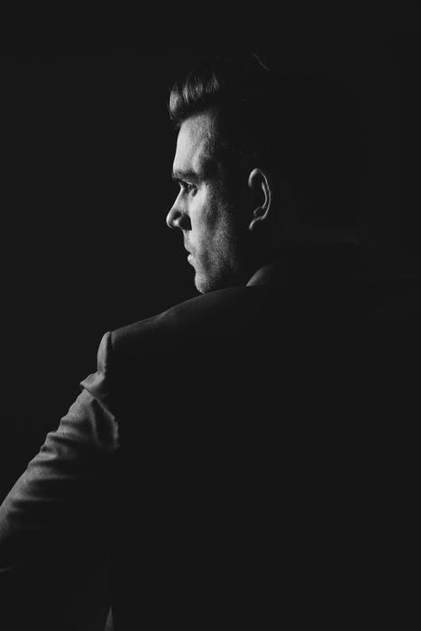 当てはまる人がいたらひょっとして不倫する人！？不倫する男性の特徴と心理5選