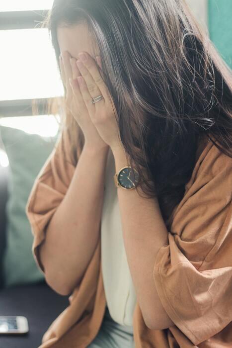 元彼への未練を吹っ切れない女性が未練を断ち切る方法