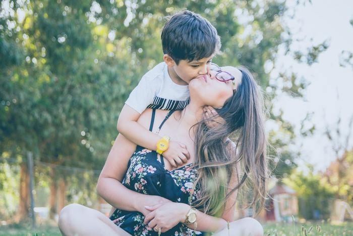 好き？遊び？男友達なのにキスをする男性の理由とその心理