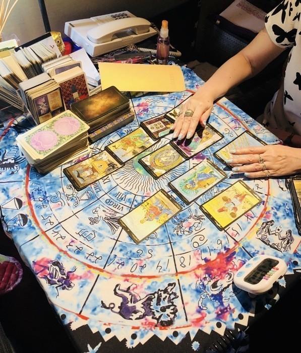 種類豊富なタロットカード