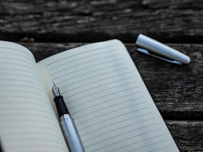 《夢占い》夢の中にノートが出てきた時のメッセージを解読！