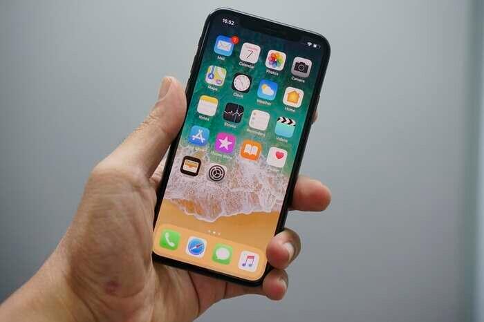 iphoneのロックを解除して浮気チェックをする方法