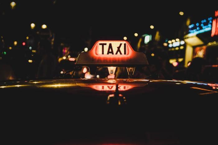 夢の中にタクシーが出てきた！タクシーの夢を見た時の意味と心理