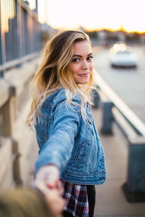 好きな人に彼女はできたけど負けないで！心の整理をしたら彼女の座を奪いにいこう！