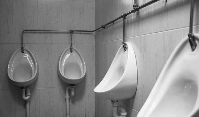 夢の中に血尿が出てきた！血尿の夢を見た時の意味と心理