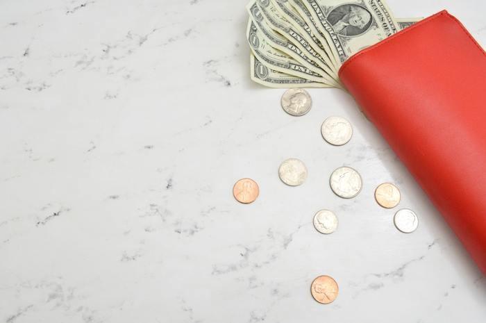 お金をせびる毒親に対する、正しい対処法