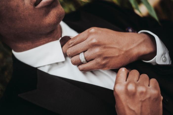 既婚男性と目が合う！彼を意識し始めてるなら