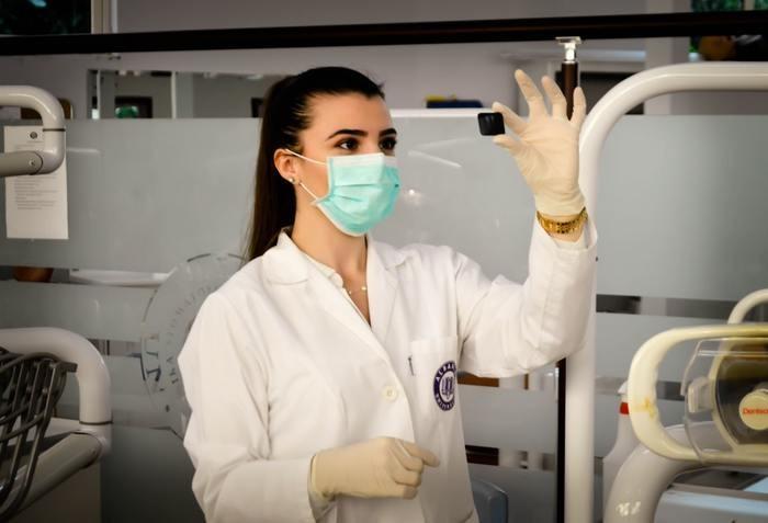幸せ？薬剤師の彼氏と付き合うメリット