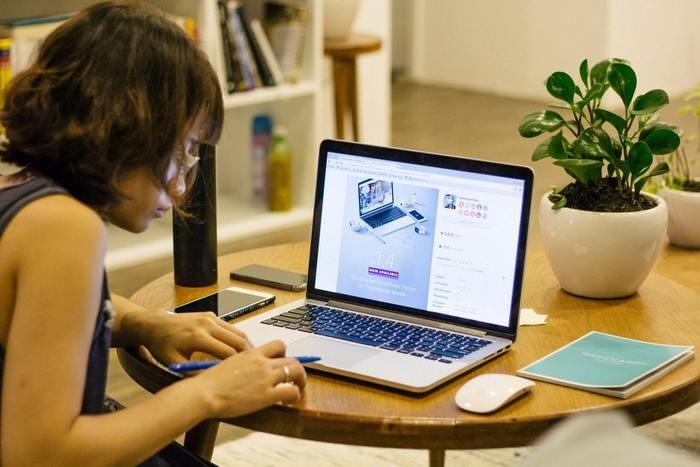 社内恋愛中、嫉妬を感じたら？スマートな対処法♥