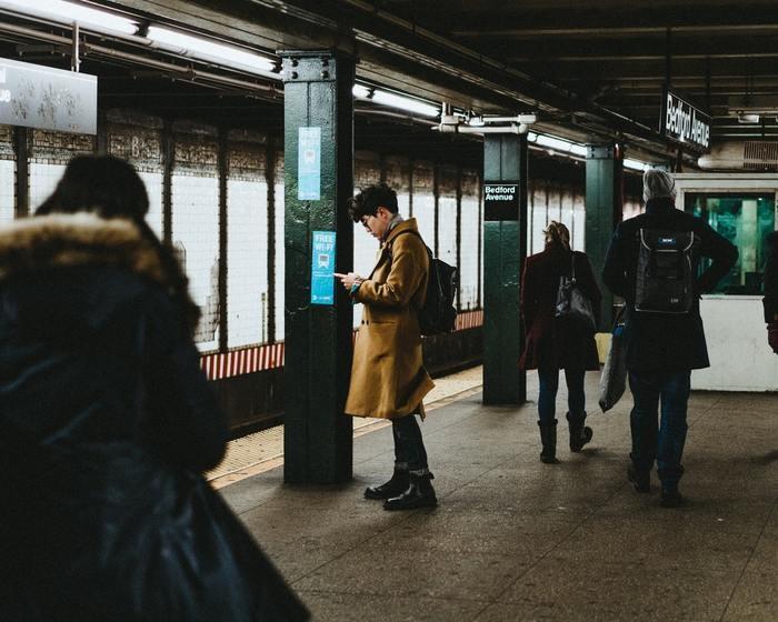 駅のホームに好きな人がいるのを見た夢