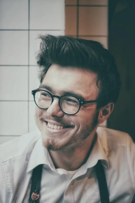 目線が交わった時にできる男性をきゅんとさせる3つのテク♡