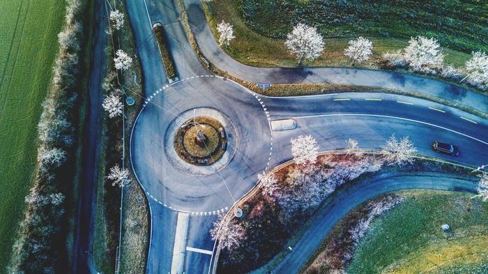 恋人の家へ向かう道はどんな道？
