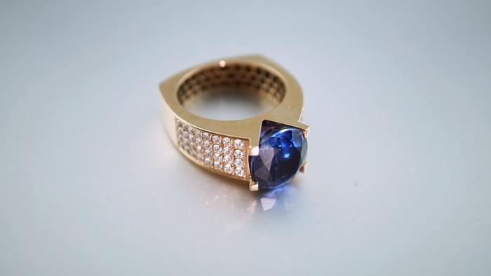 8)青色は結婚運を上昇