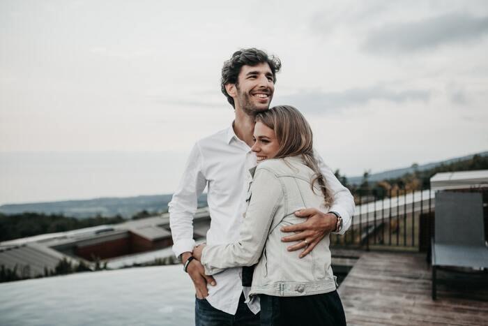 付き合ってることを隠す男性と長続きするケース