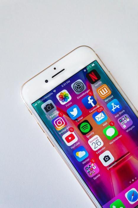 LINEの非表示設定は浮気の兆候！？その真偽にせまる
