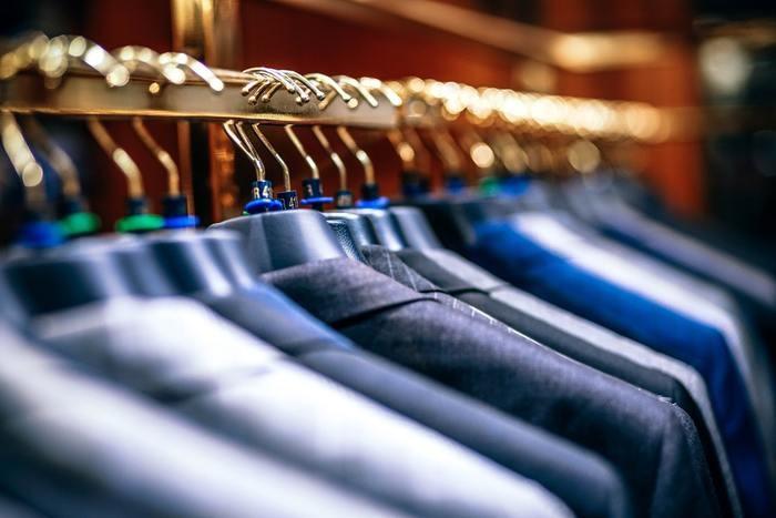 《夢占い》夢の中に服が出てきた時のメッセージを徹底解説！
