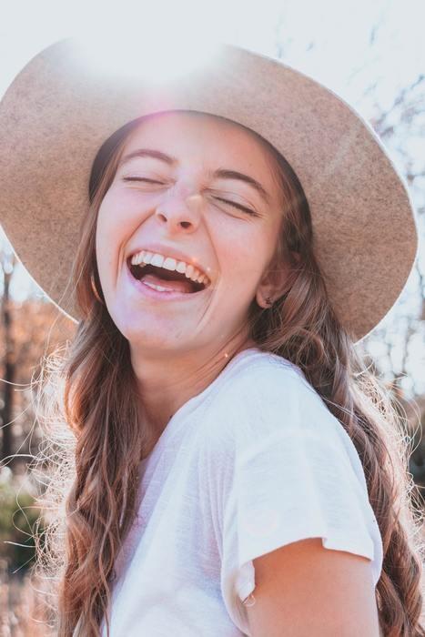 自分大好きな人ってモテるんです！敬遠されるナルシストの違いはココ！