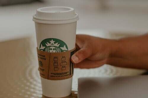 飲み物を買ってくれる男性心理5つ！脈あり？気遣い？見分け方とアプローチ方法