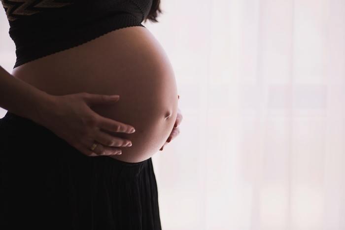 彼女の妊娠が発覚したら結婚する？授かり婚の報告の仕方もご紹介！