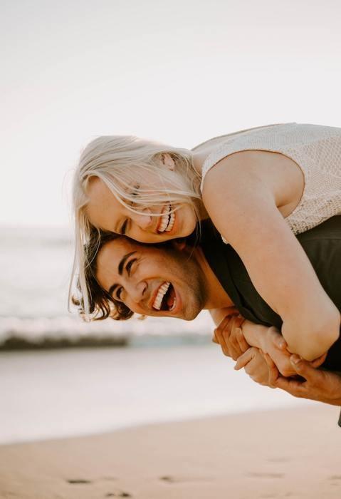 メリット：互いの結婚前の生活ペースを崩さないので同居特有のストレスをためることがなく、生活しやすい