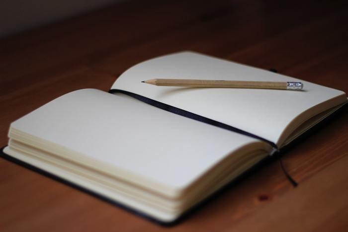 失恋から立ち直れない時の応急処置：日記を書きましょう