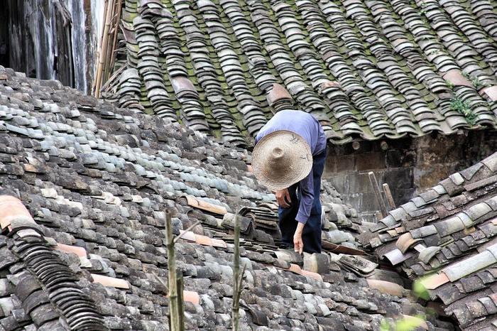 屋根が夢に出てきた時の基本的な夢占い