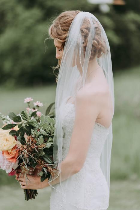 1)結婚する人に婚姻届けを余分にとってきてもらう