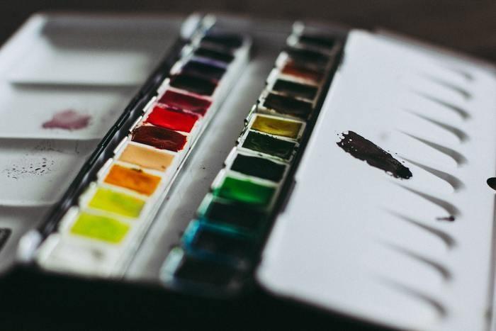 絵の具が夢に出てきた時の基本的な夢占い
